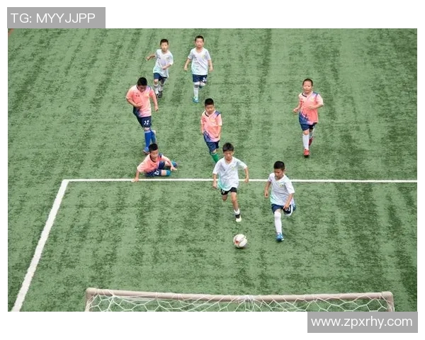 足球六边形图谱：探寻球星全方位技能与独特魅力的精彩展示